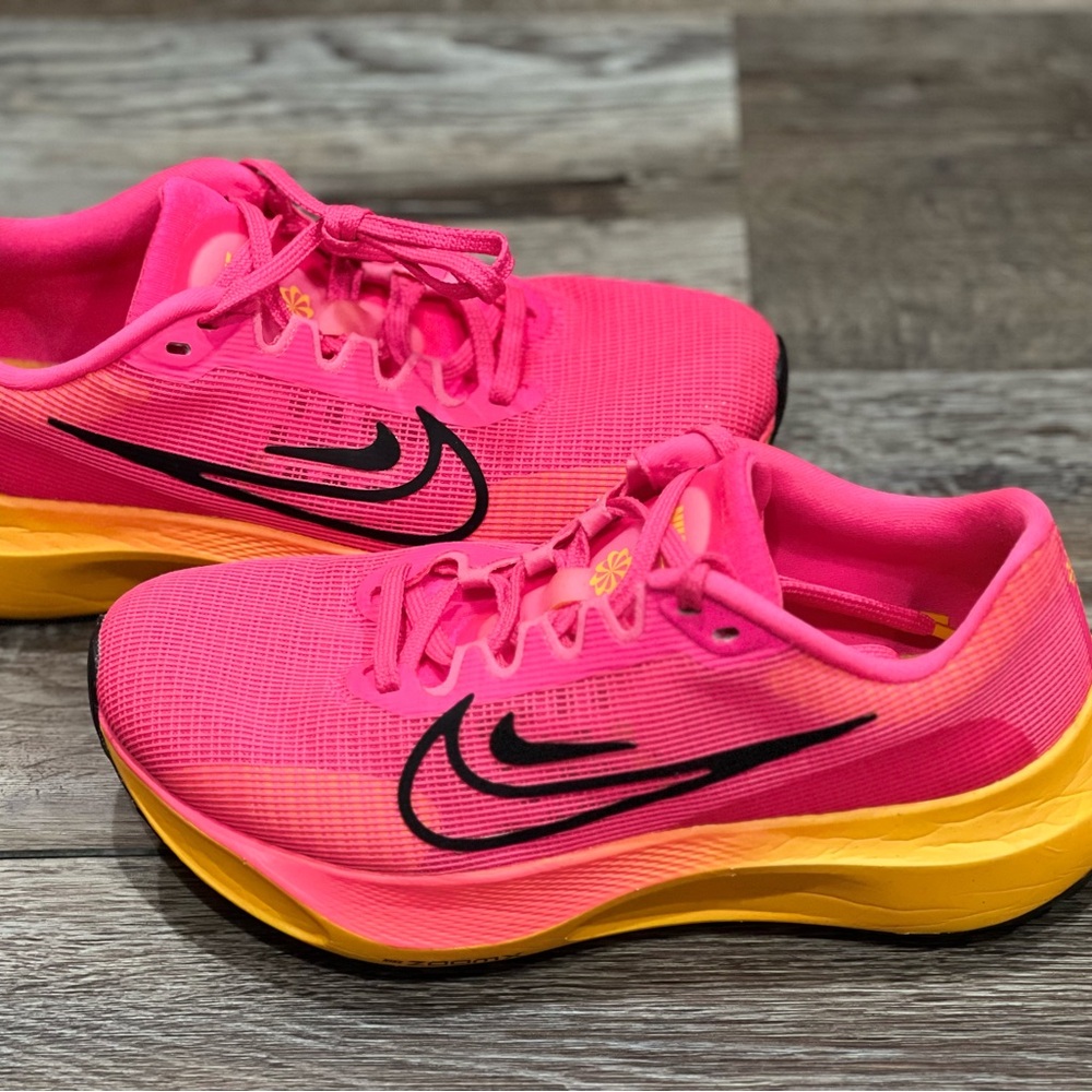 Nike Women's Zoom Fly 5 Bright Pink and Orange Gradient Running Shoes